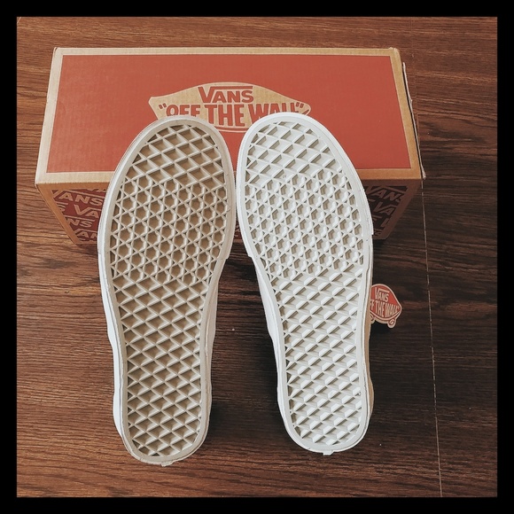 VANS CLASSIC SLIP ON CUSTOM BLACK RED 7.5 NWT NIB - Picture 5 of 7